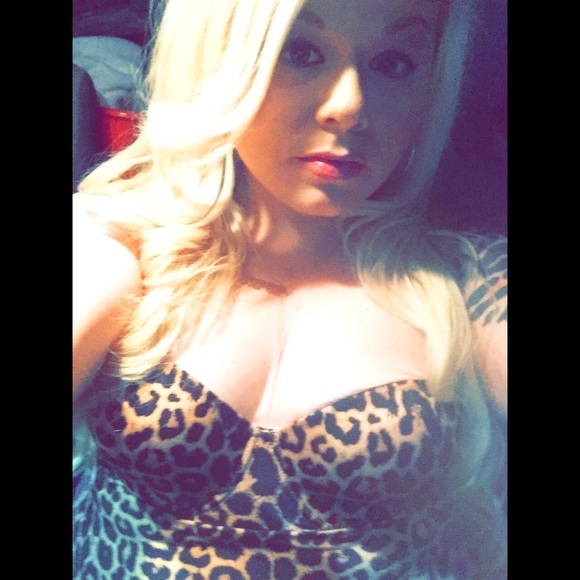 Meet your Posher, Heather - Picture 2 of 4