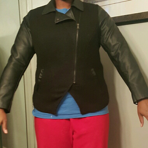 Black Women's faux leather jacket Size 1x - Picture 3 of 4