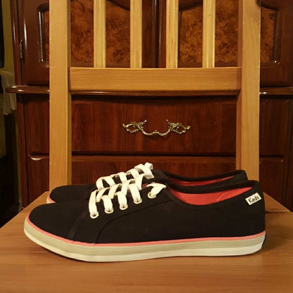 BRAND NWOT Black Keds