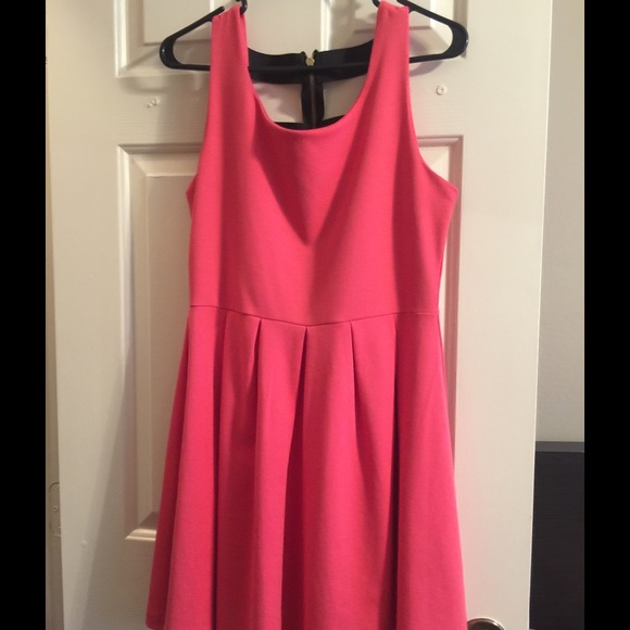Gianni Bini strap back dress