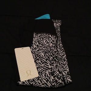Lululemon yoga pants size 4