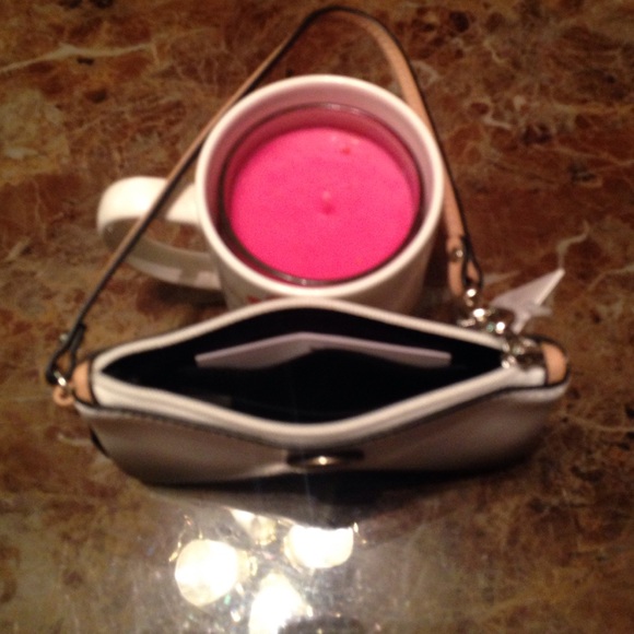 # 141. New Authentic Coach Wristlet - Picture 2 of 4