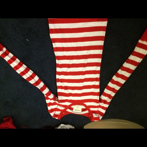 Red and white Abercrombie kids longsleeve shirt