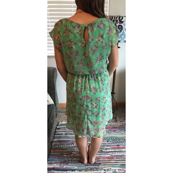 Lush - Picture 2 of 4