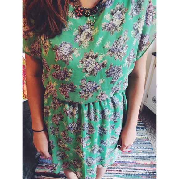 Lush - Picture 3 of 4