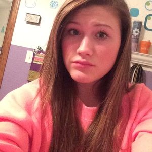 Meet your Posher, Elise