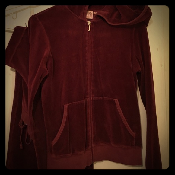 **AUTHENTIC Juicy Couture 2-piece suit: like new**