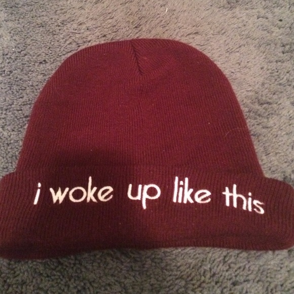 CUTE HAT FROM WET SEAL!!