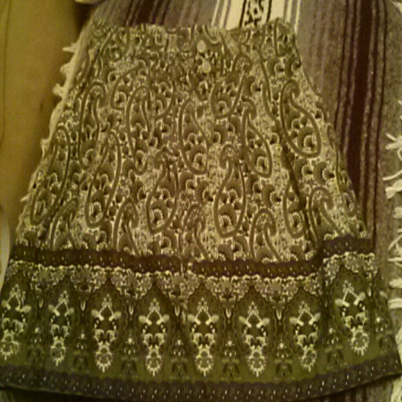 Adorable Skirt - Picture 2 of 4