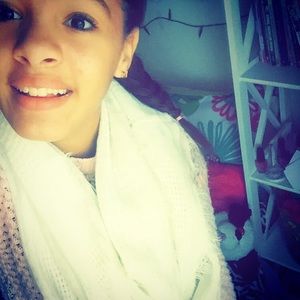 Meet your Posher, Destiny