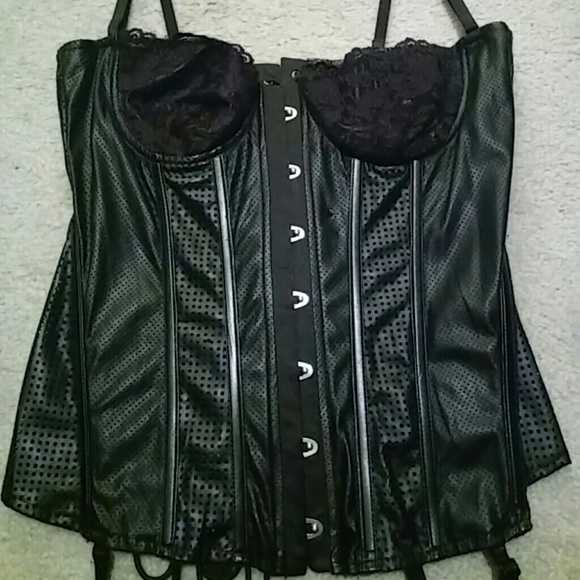 🎀 faux leather corset and thigh high stockings