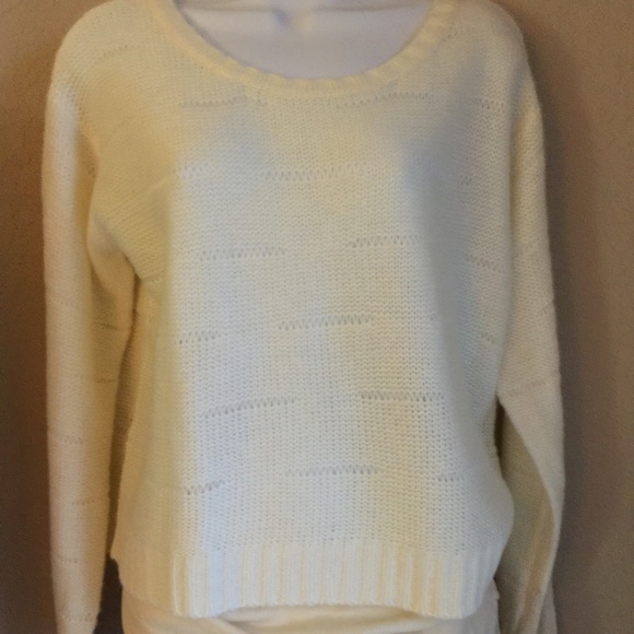 White cropped sweater! - Picture 2 of 3