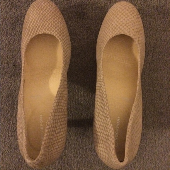 Rockport cream 9.5 Pumps.