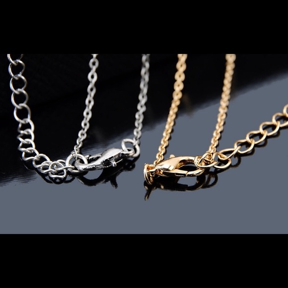 Hump day Sale!!!  Hamsa Necklace - Picture 4 of 4