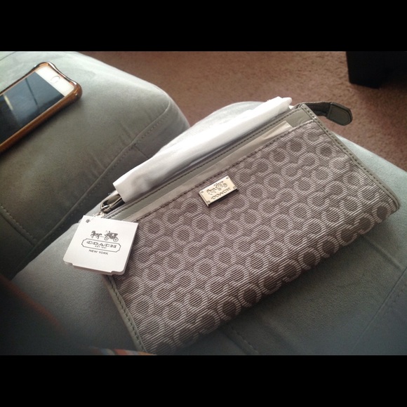 Silver Zippy Large wallet - Picture 4 of 4