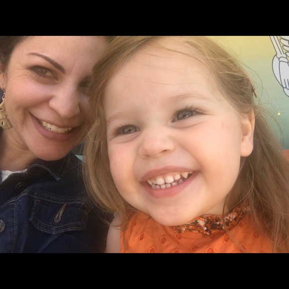 Meet your Posher, Julia - Picture 2 of 5