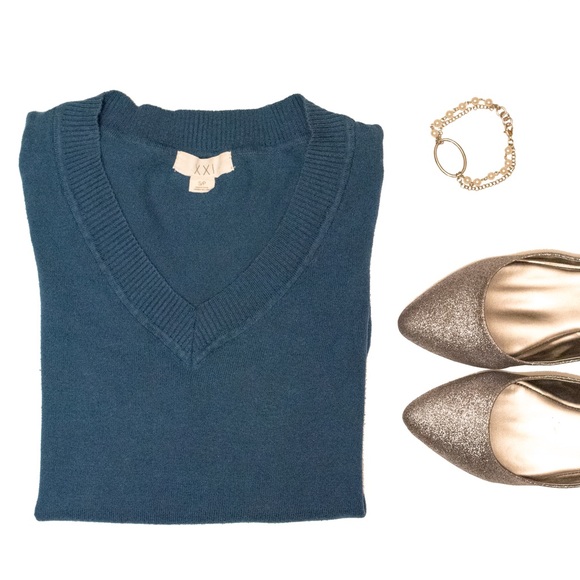 💐HP!💐 Blue V-Neck Sweater