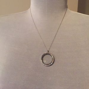 Origami owl necklace and pendant