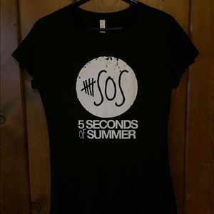 5SOS Tee