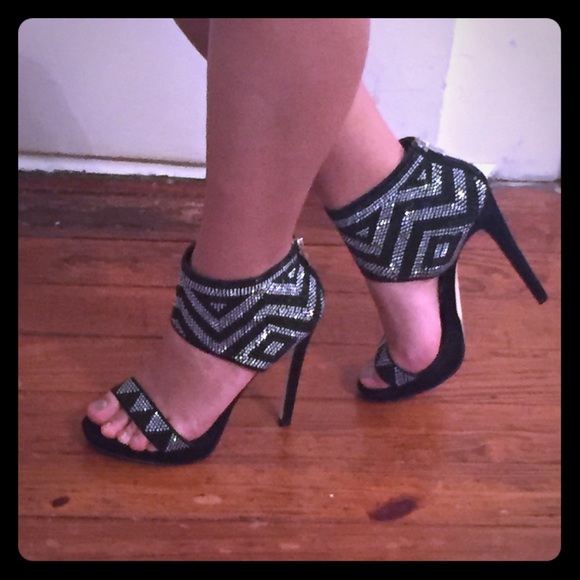 Ankle cuff stilettos