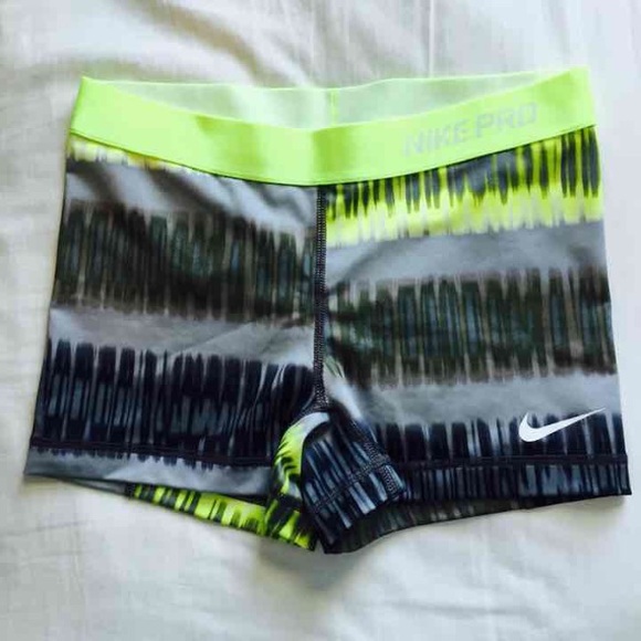 Nike pro