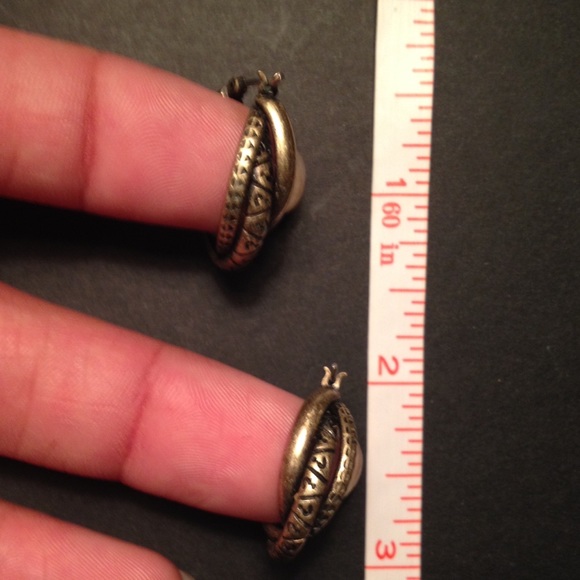 Earring bundle - Picture 2 of 2
