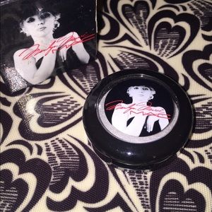 MAC MARILYN MONROE EYESHADOW