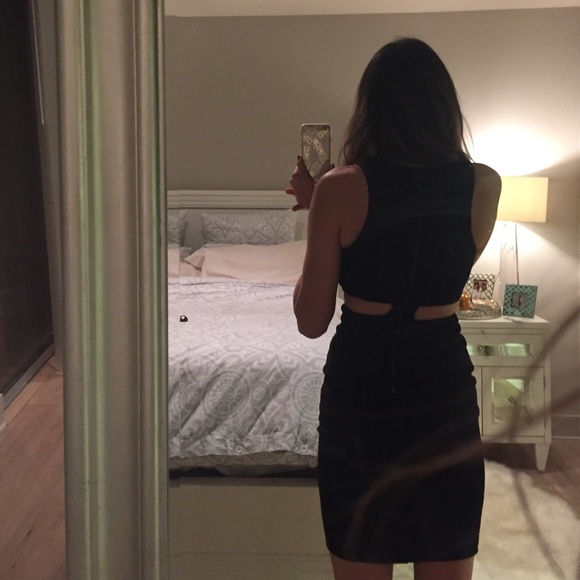 Black trendy "crop top" dress !! Size small! - Picture 2 of 4