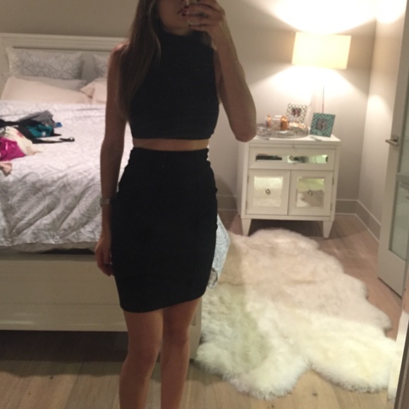 Black trendy "crop top" dress !! Size small! - Picture 3 of 4