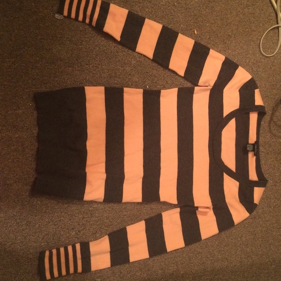 Small Rue 21 Sweater