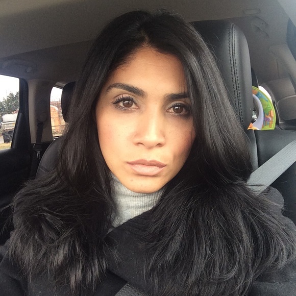 Meet your Posher, Sandy - Picture 2 of 4