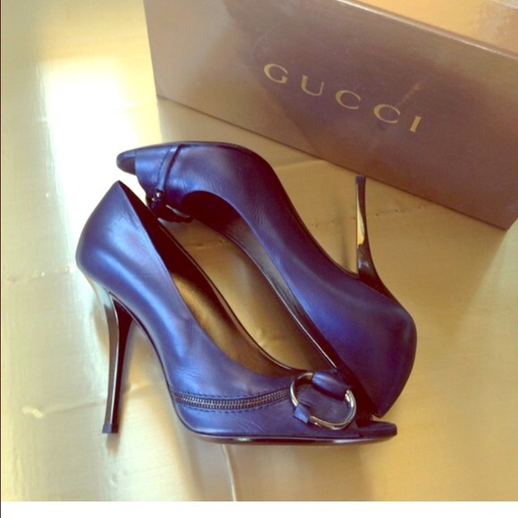 Open toe shoe dark metallic blue great condition
