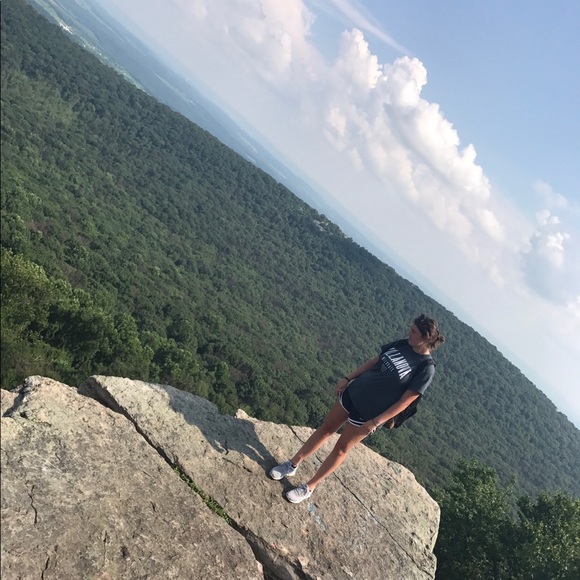 Meet your Posher, Alisa - Picture 2 of 6