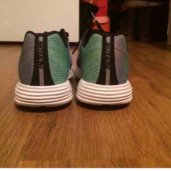 Nike - Picture 2 of 4