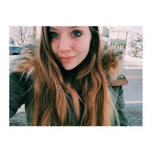 Meet your Posher, Courtney