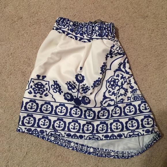 Shorts - Picture 3 of 3