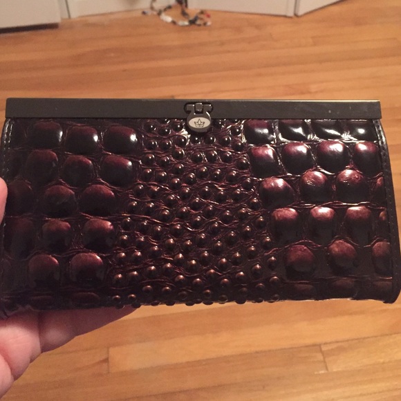 Brown textured clutch