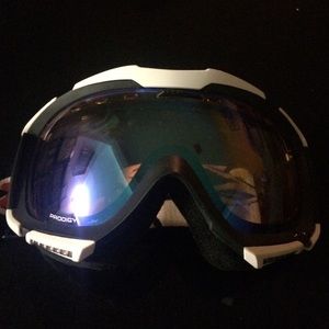 Scott prodigy ski or snowboard goggles.