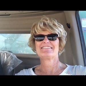 Meet your Posher, Connie