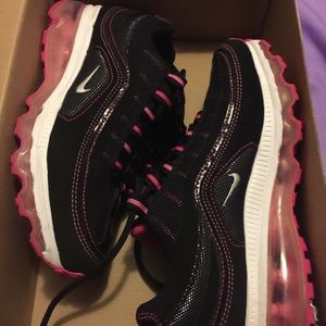 Nike air max 24-7 size 4y