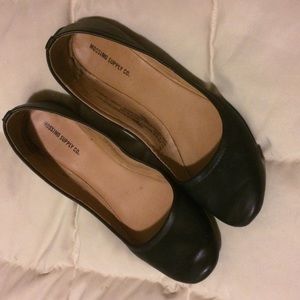 Black target flats