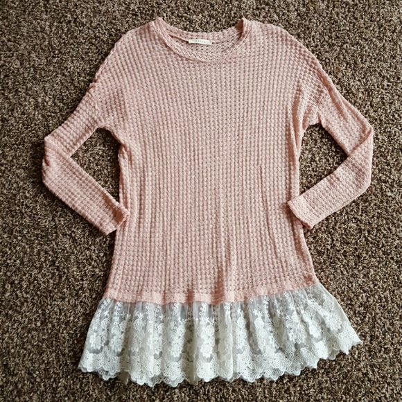 **SOLD**HOST PICK!* NWOT Peach lace tunic top! - Picture 3 of 4