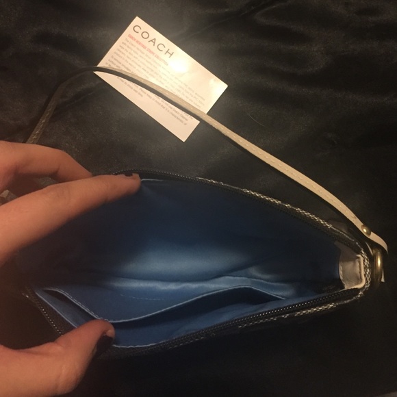 Coach purse - Picture 3 of 3