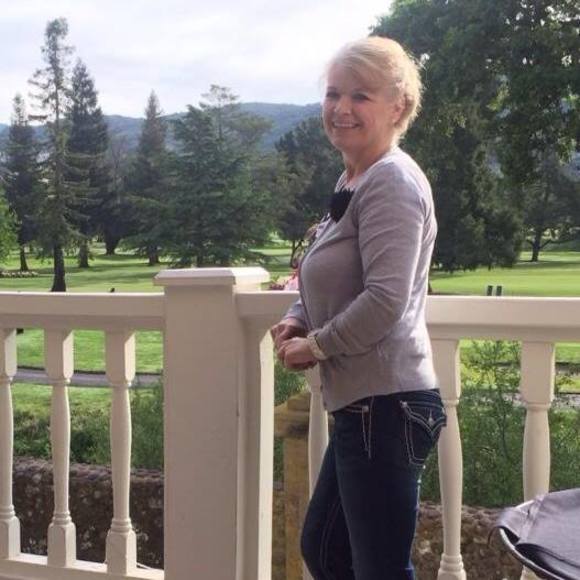 Meet your Posher, Debbie
