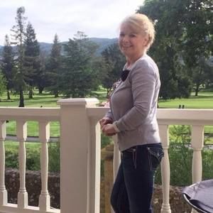 Meet your Posher, Debbie