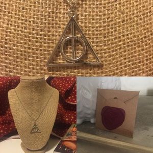 Deathly Hallows Necklace - Harry Potter ❤️