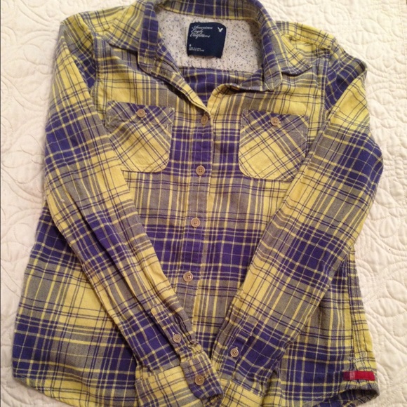 American Eagle Flannel Button Up