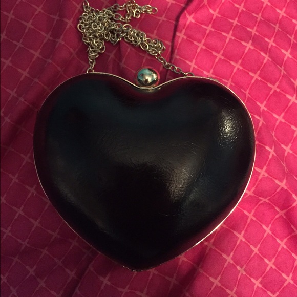 Studded heart novelty purse. - Picture 2 of 3
