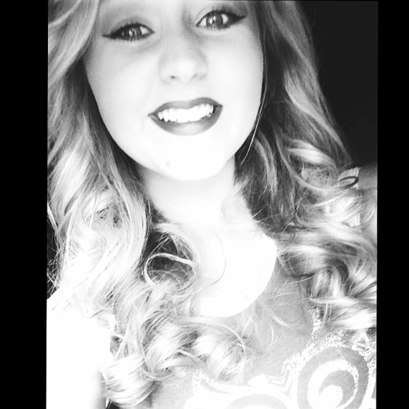 Meet your Posher, Deidra