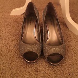 Silver sparkly Bandolino heels